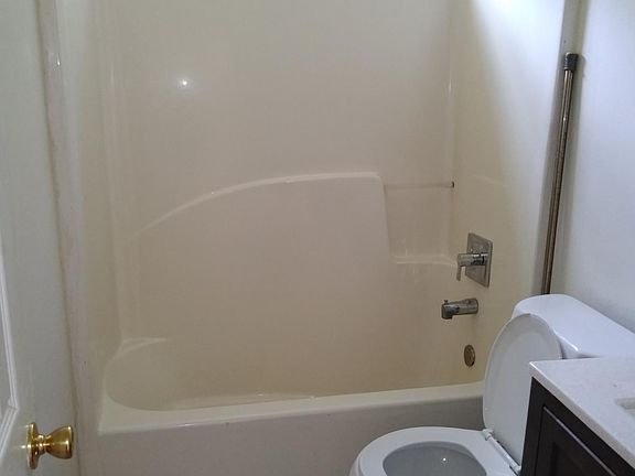 4th image of 8140 Sterling Lakes Ct