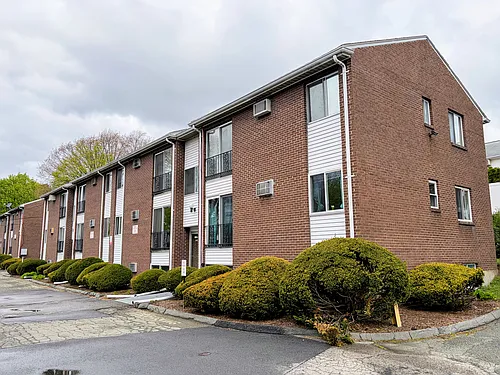 180 River St Photo 1
