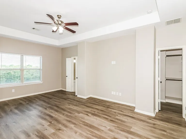 339 Sea Breeze Dr — Photo 10