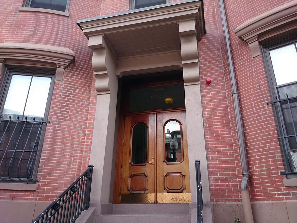2nd image of 573 Massachusetts Ave APT 1