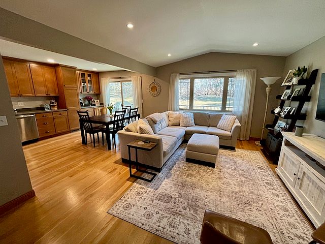Open layout kitchen + family room