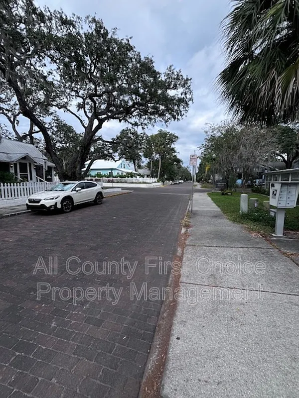Studio, 1.0 bath, 450 sqft, $1,100 — Photo 2
