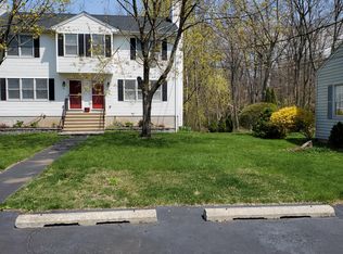 10 Clancy Rd #B, Branford, CT 06405