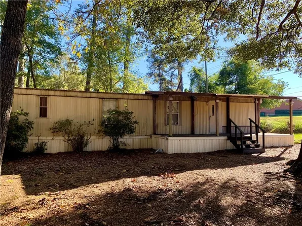 1314 Singer Dr, Pineville, LA 71360