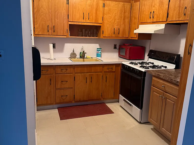 158 Pierre Ave #2 — Photo 10