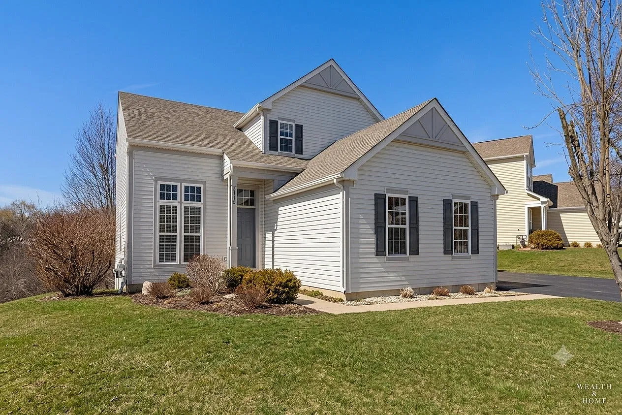 4 bed, 3.5 bath, 3717 sqft, $3,000 — Photo 1
