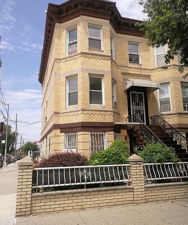 1st image of 8124 17th Ave #3F