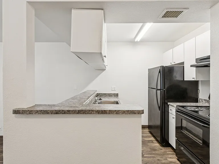 Alta Vista Village — Photo 32