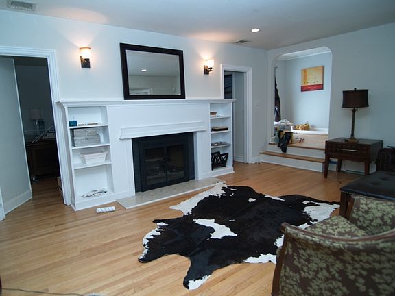 Living Room w/Fireplace