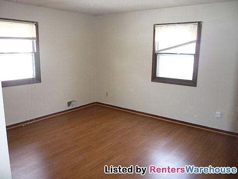 3rd image of 46 Sterling St N