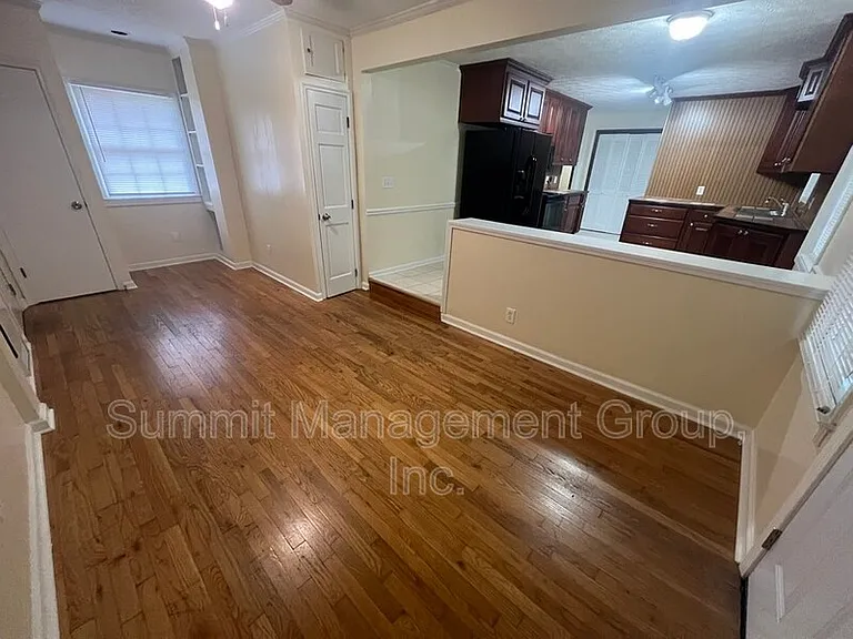 916 Curry Cir SE — Photo 17