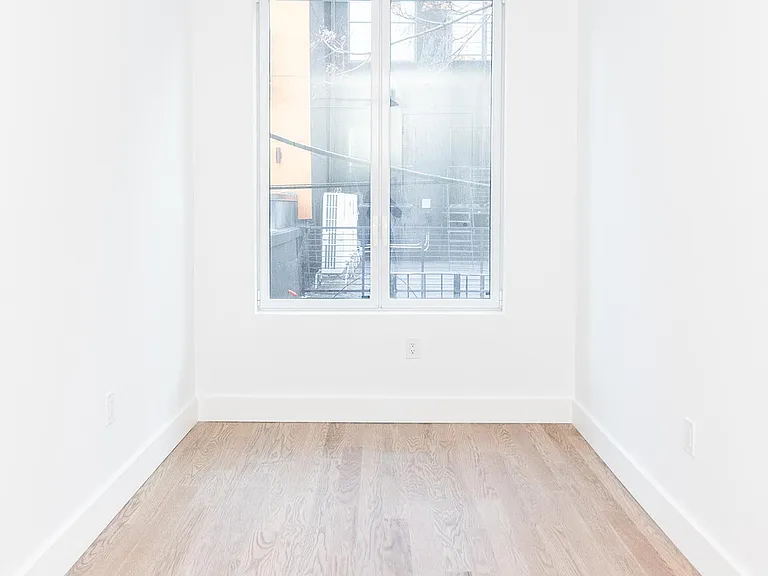 98 Moore St #2C — Photo 8