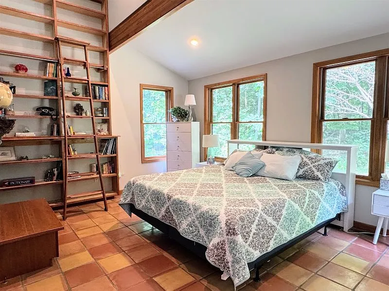 3 bed, 2550 sqft, $3,000 — Photo 4