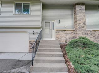 7034 Pima Ln, Chanhassen, MN 55317