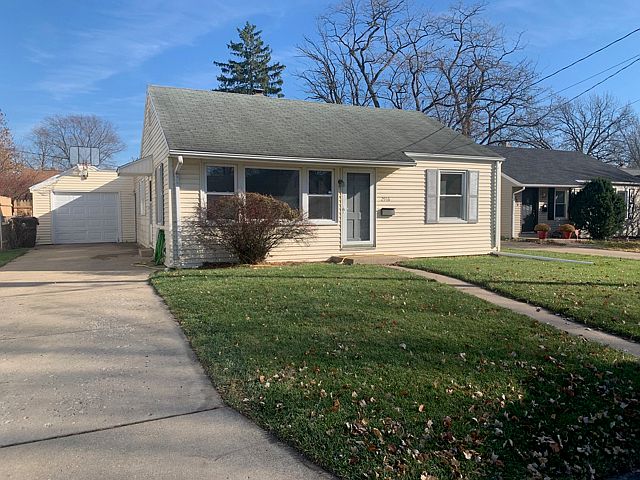 1st image of 2916 N Saint Philomena Ct