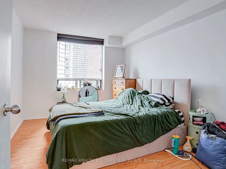 633 Bay St #803 — Photo 25