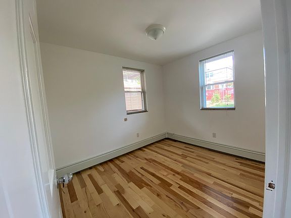 extra room which can be an office or walk in closet