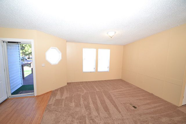1st image of 502 Holly Ln