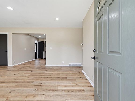 5th image of 705 Townsend St