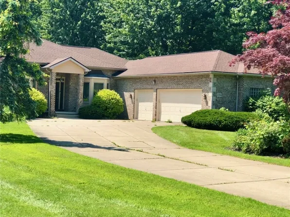 4396 Autumn Ln, Lewiston, NY 14092