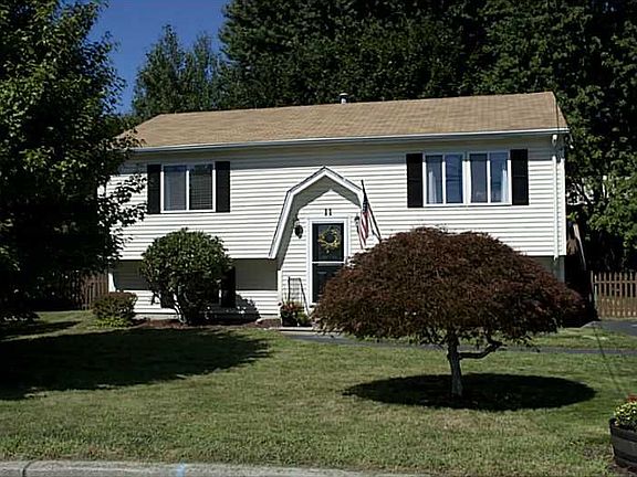 2nd image of 11 Kings Forest Ln