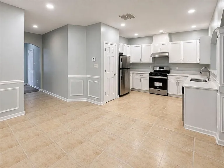 2490 Emma Way — Photo 7