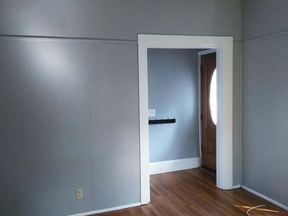2nd image of 15 Parkside Cir