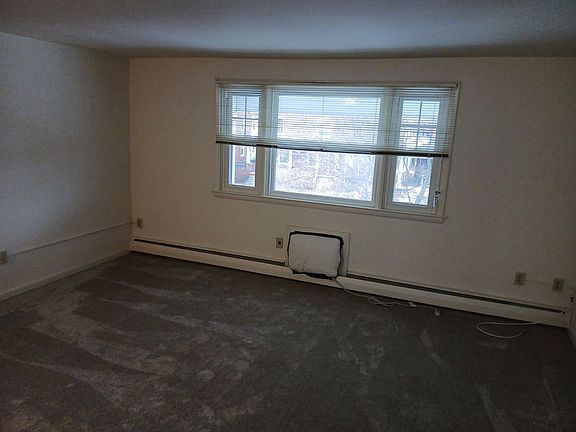 4th image of 326 York Ave APT B4