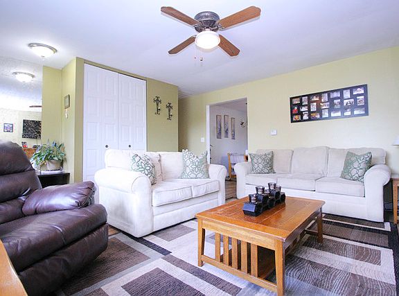 3rd image of 485 Ramblewood Ct