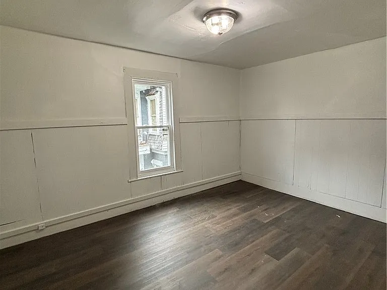 160 Boardman St #B — Photo 3