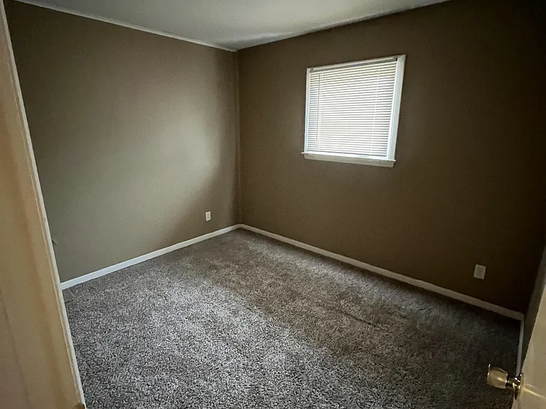 711 W Church St #9 — Photo 3