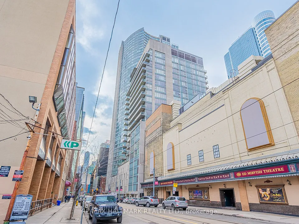 220 Victoria St #701