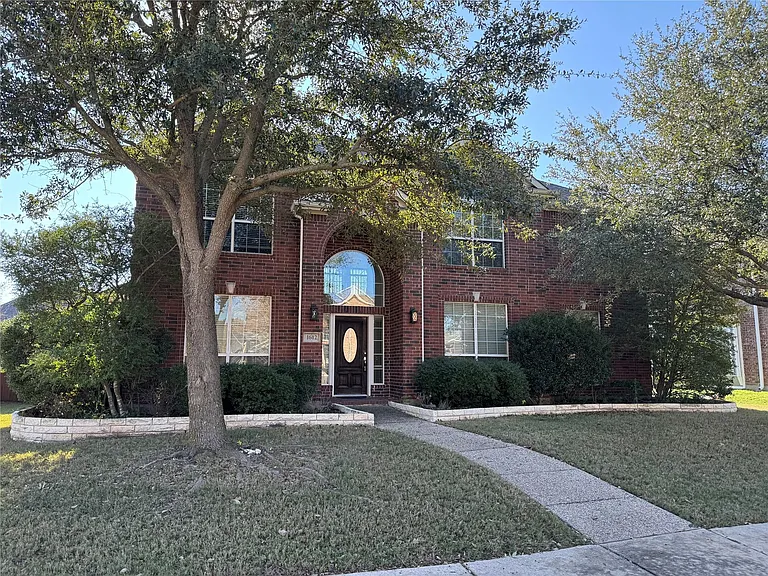 1612 Sweetbay Dr — Photo 1