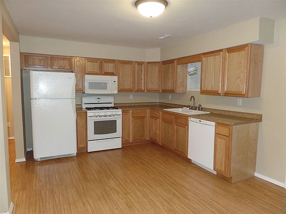 3rd image of 677 County Road 454
