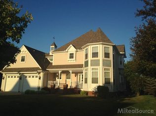 314 Victoria Ct, Saint Clair, MI 48079