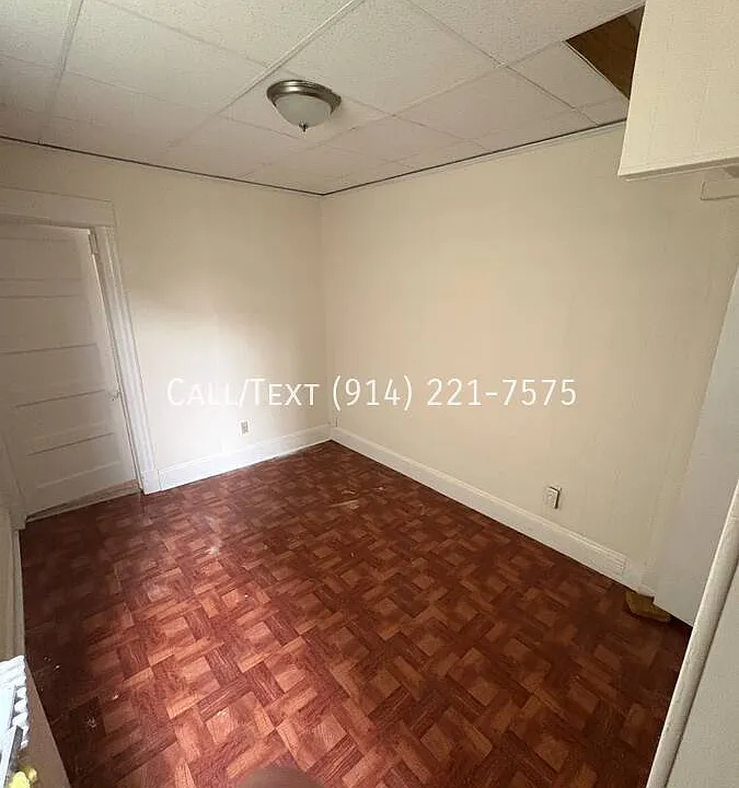 110 Webster Ave #1W