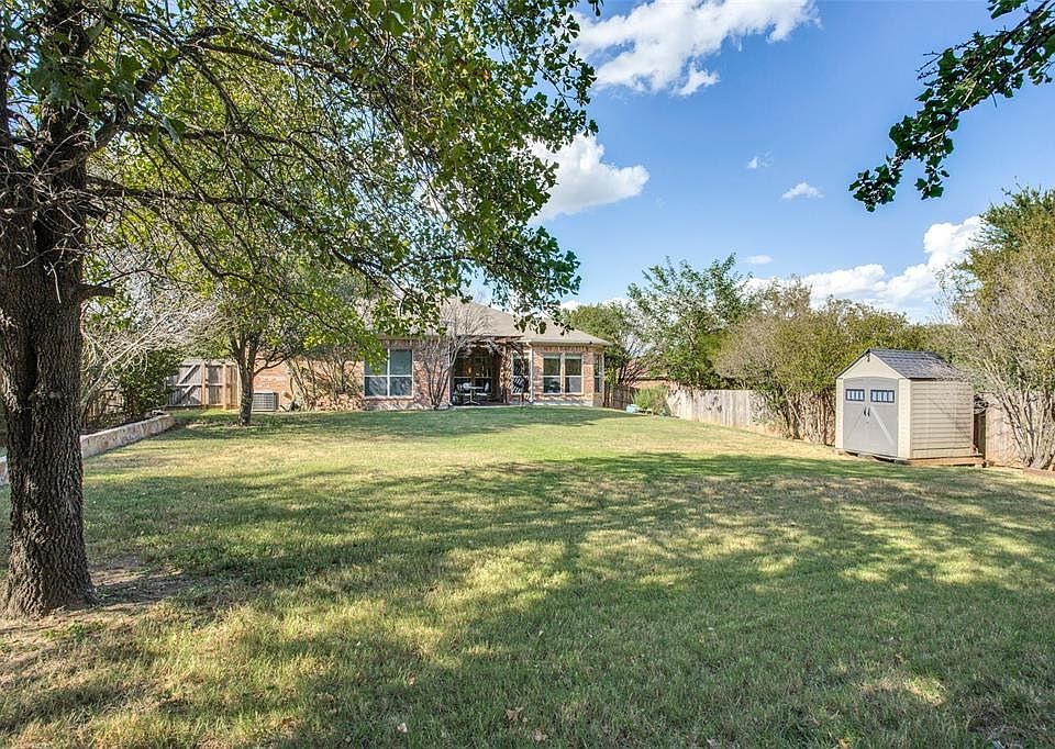 1st image of 2105 Deerwood Ct