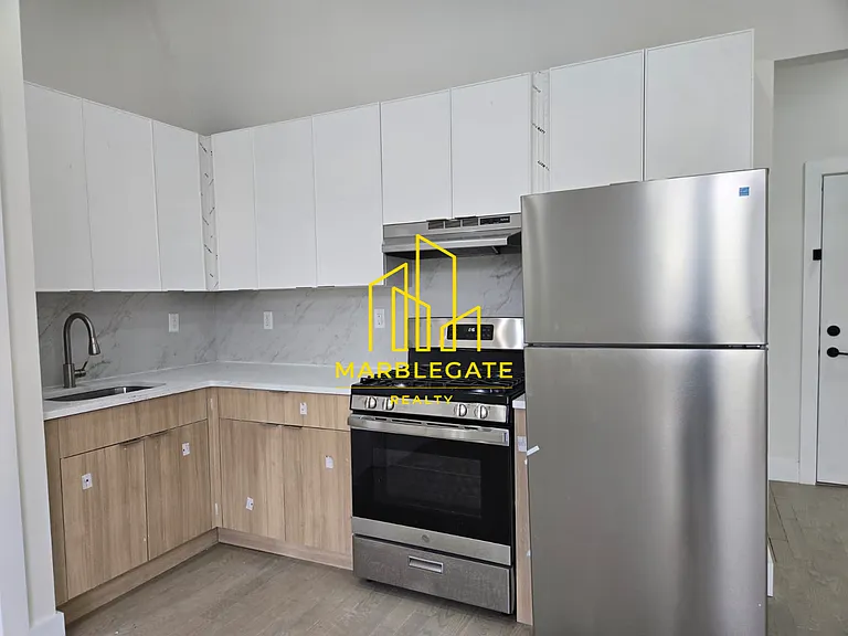 53 Lincoln Park #33A — Photo 1