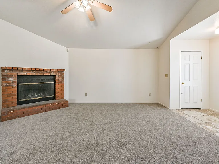 315 Reese St — Photo 13