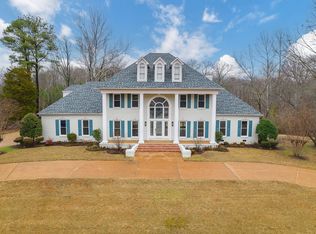 102 Saddlebrook Dr, Jackson, TN 38305