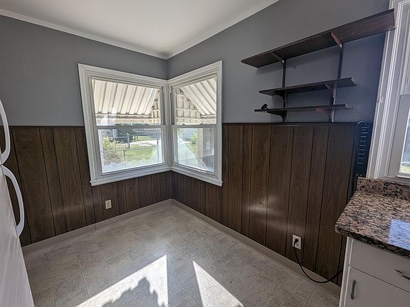 5th image of 2212 Lawndale Ave