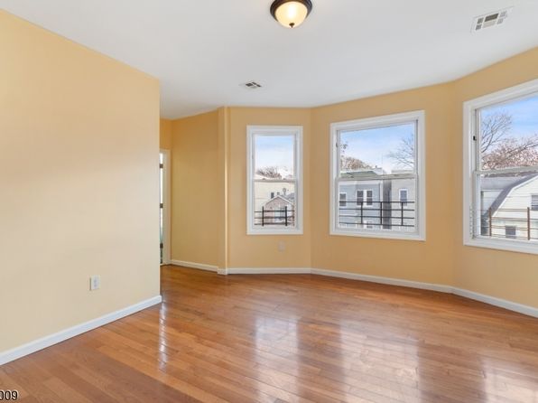 87 Columbia Ave #3