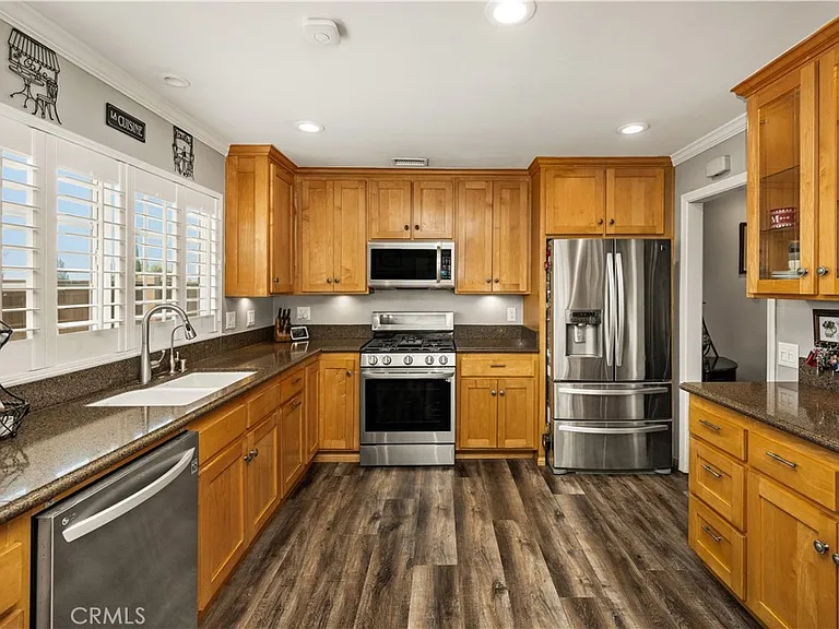 664 Olive Ave — Photo 12