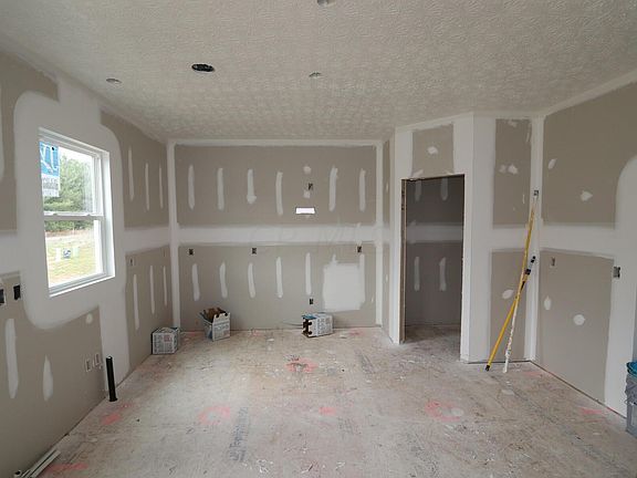 3rd image of 4589 Morbitzer Ln