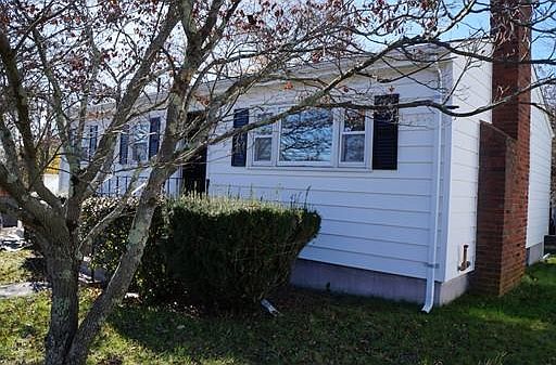 2nd image of 184 Drew Ave