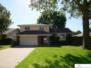639 S 212th St, Elkhorn, NE 68022