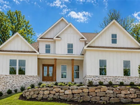6043 Bluewater Blvd, Gainesville, GA 30506