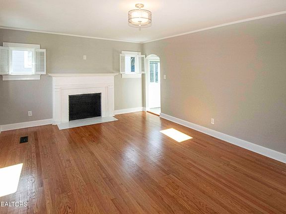 4th image of 3121 Bellevue St