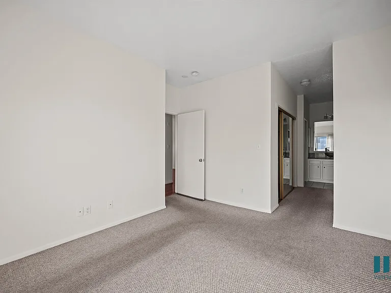 111 S Croft Ave — Photo 46