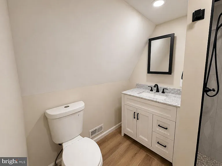 82 Central Ave — Photo 22